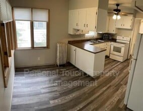 Building Photo - 1026 N University Dr