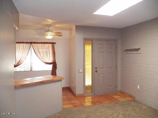 Building Photo - 1089 S Calle de las Casitas