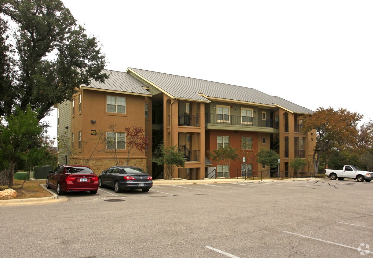 Deatonhill Condominiums Apartments Austin, TX