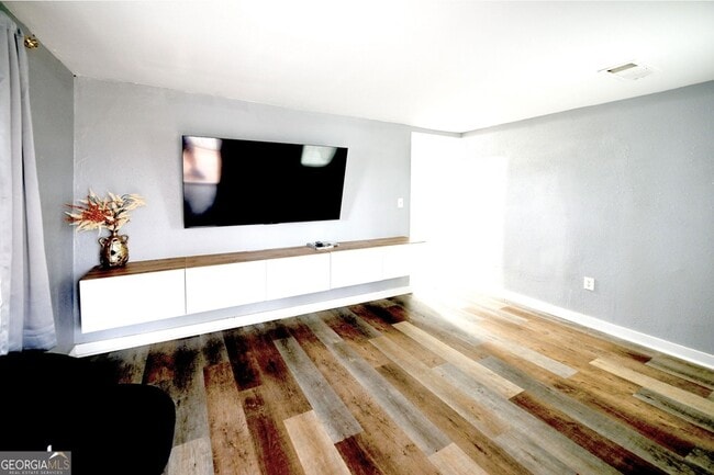 Foto del edificio - 539 Paines Ave NW