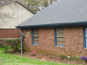 Building Photo - 5272 Ridge Forest Dr