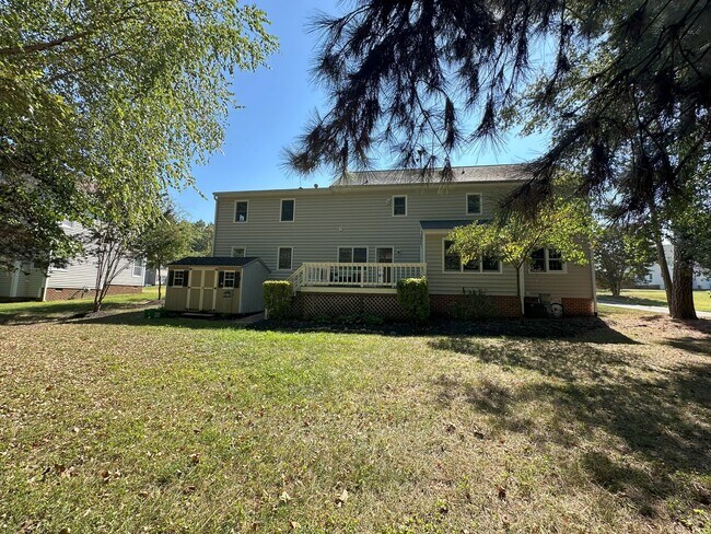 Foto del edificio - 4 Bed 2.5 Bath 2 Car Garage Colonial Chesterfield/Deer Run Area