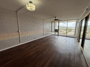 Building Photo - 1320 Alexander St