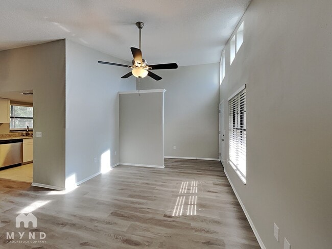Building Photo - 7830 Seasons Ln