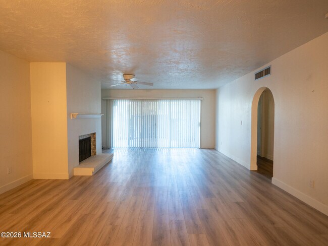 Building Photo - 558 N Dodge Blvd