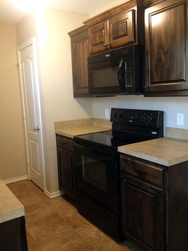 Foto del edificio - 2 Bedroom, 2 Bathroom Duplex in Lindale!