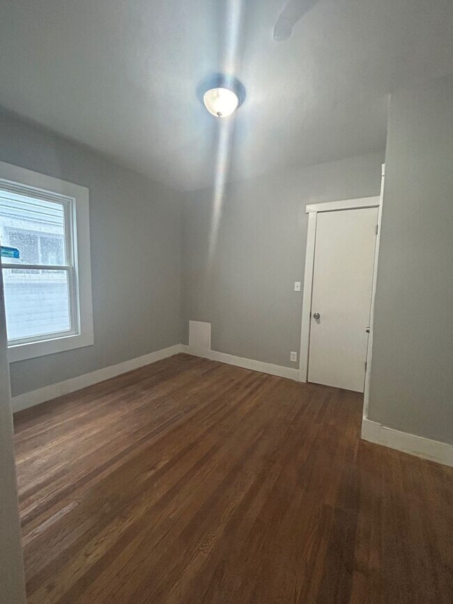 Building Photo - 2103 W 106 ST