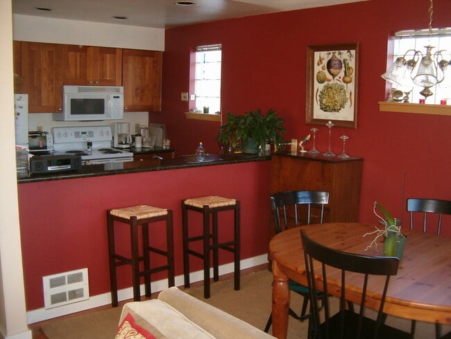 Building Photo - Large 2 bed close to South Lake union! 2 w...