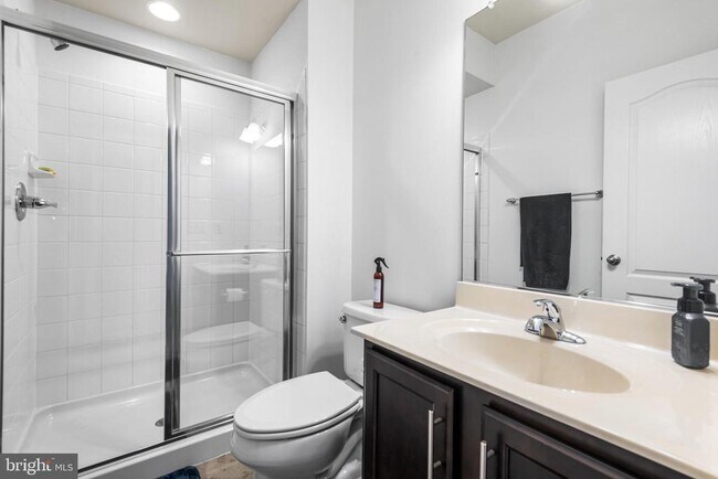 Building Photo - 5000 Forest Pines Dr