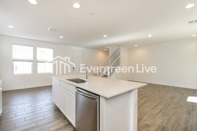 Building Photo - 10127 E Ulysses Ave