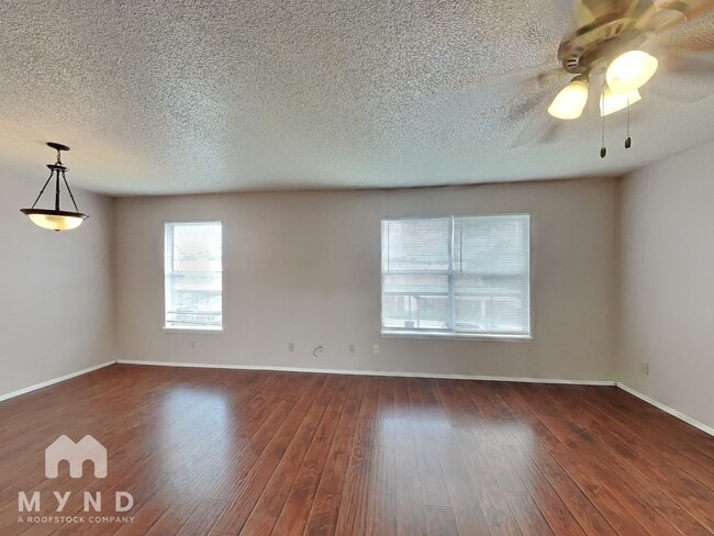 Building Photo - 5515 Brookview Ct