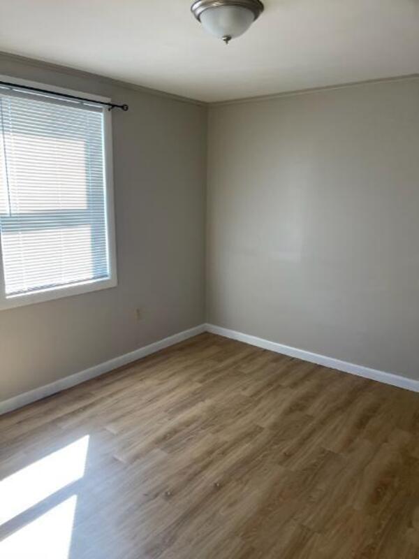 Foto del edificio - 74 N Main St