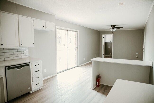 Foto del edificio - 106 Idlewood St