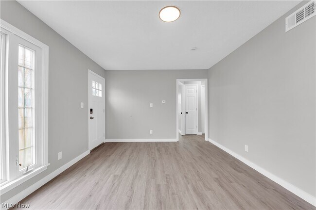 Building Photo - 12804 Kirton Ave