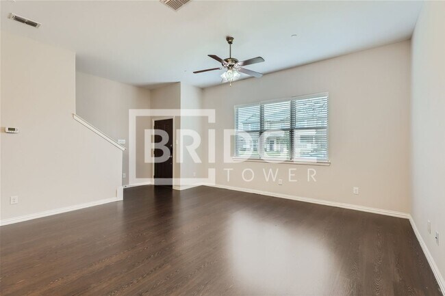 Foto del edificio - 1424 Lake Crest Lane