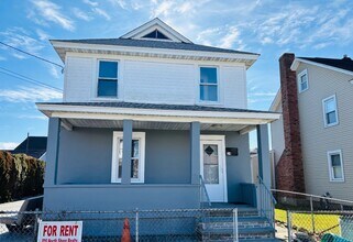 Building Photo - 14-11 1st St