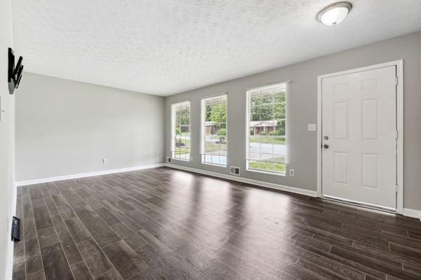 Foto del edificio - 2149 Indian Hill Rd