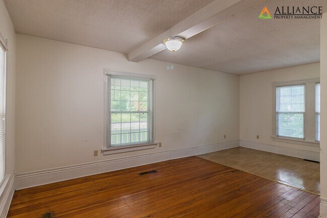 Foto del edificio - Sixteenth St. 328 N.