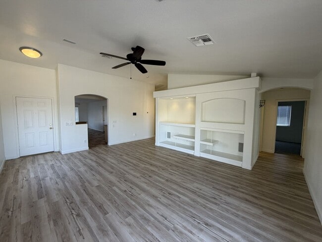 Building Photo - 3816 S 74th Dr
