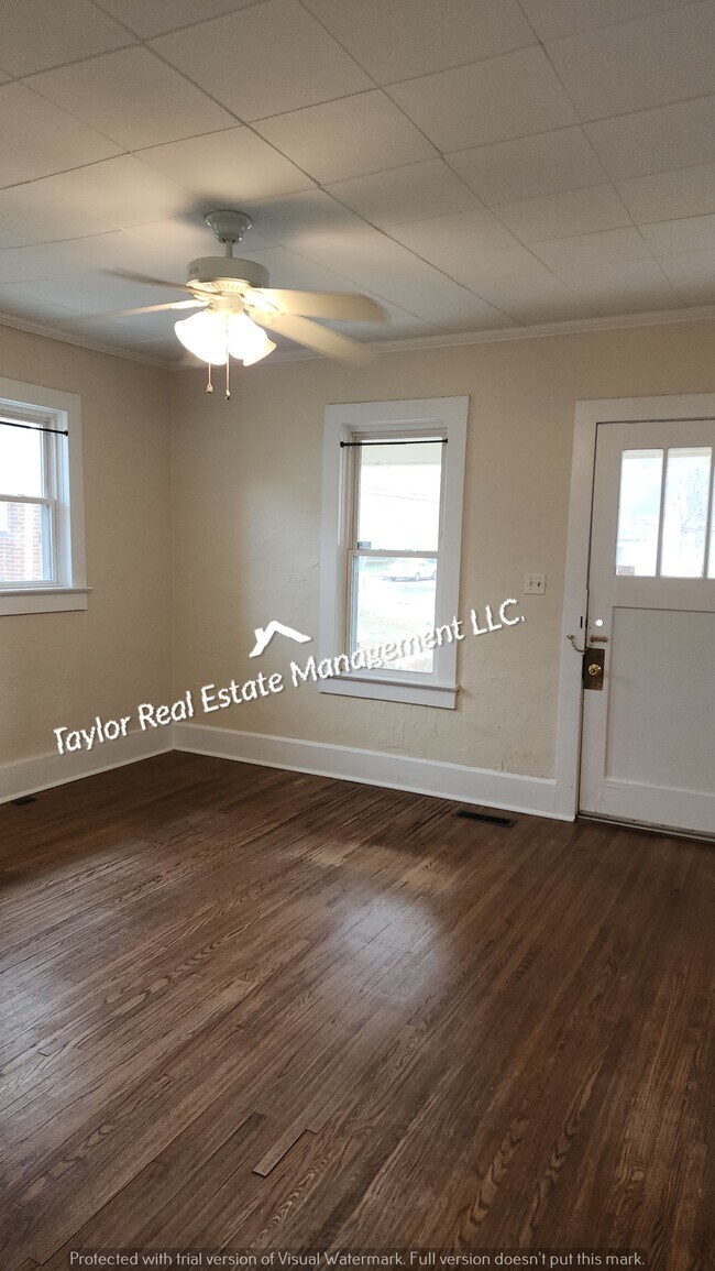 Foto del edificio - 714 Howell St