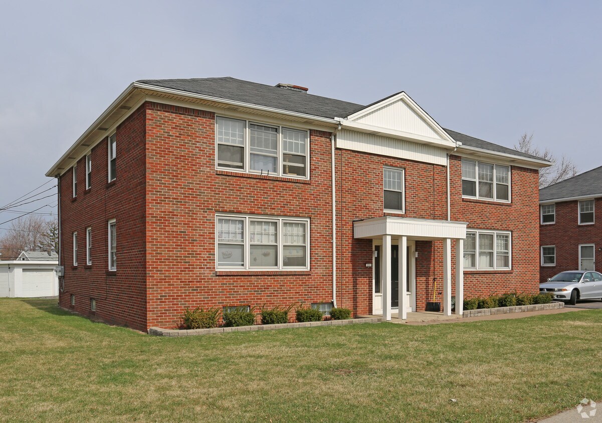 Primary Photo - 834-880 Millersport Hwy