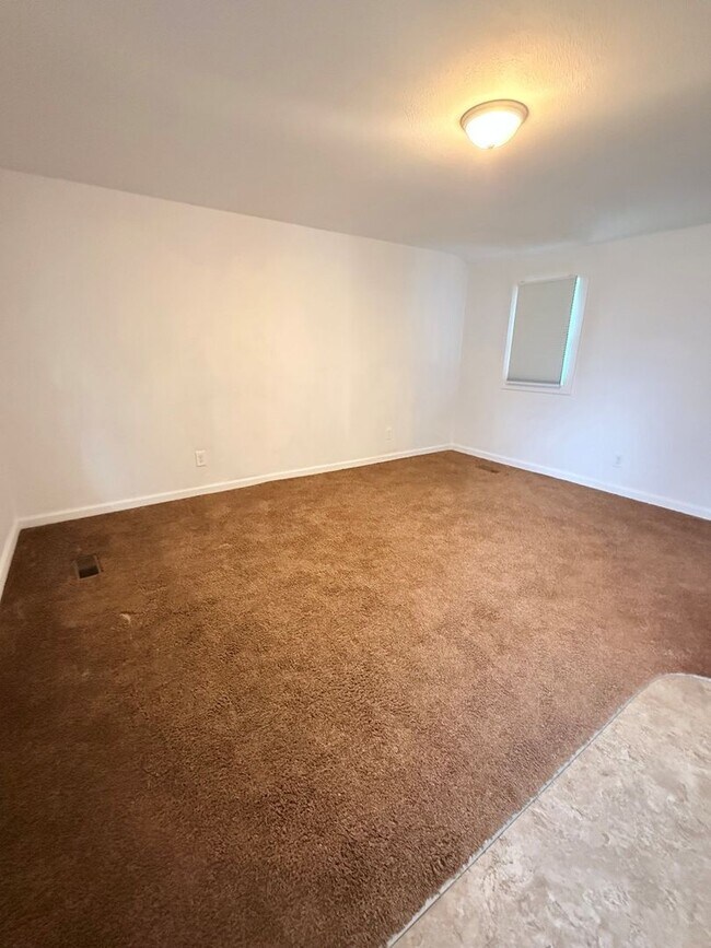 Building Photo - Now Available! Spacious 3 Bedroom on a Corner Lot