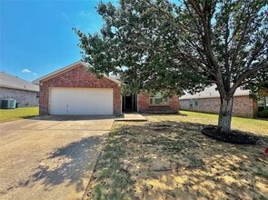 Building Photo - 2605 Castle Pines Dr