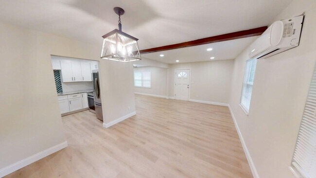 Foto del edificio - Charming 2 bedroom 1 bath - move in ready