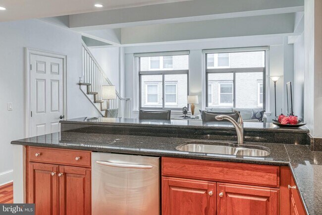 Building Photo - 1500 Chestnut St