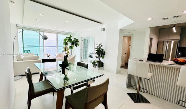 Building Photo - 800 Claughton Island Dr