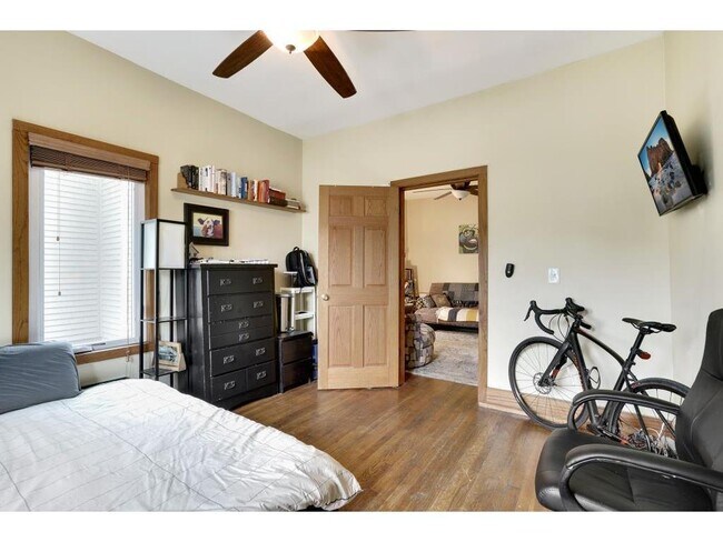 Foto del edificio - 809 W 28th St