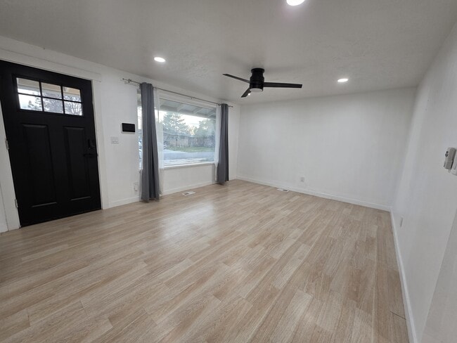 Building Photo - 1606 W 1960 N