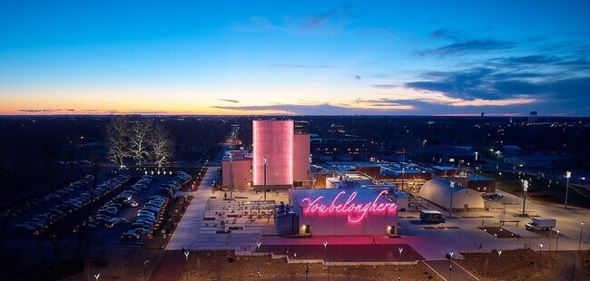 Building Photo - 319 NW A St