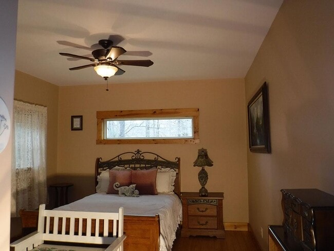 Building Photo - 291 Leamon Dr