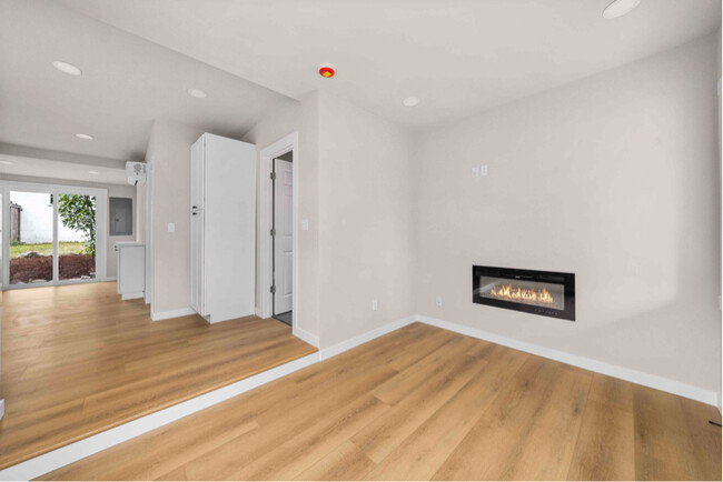 Building Photo - 8145 9th Ave SW
