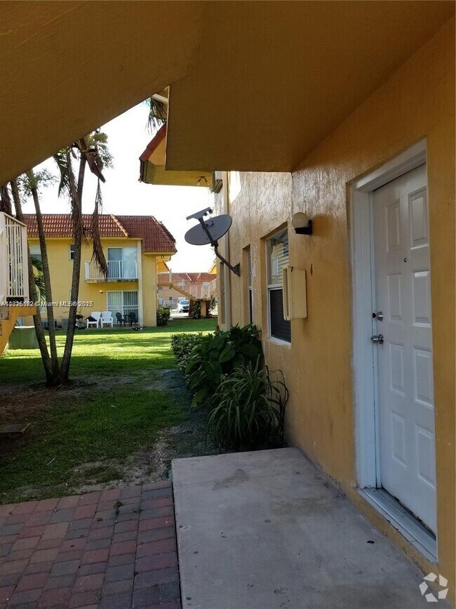 Building Photo - 7141 SW 129th Ave