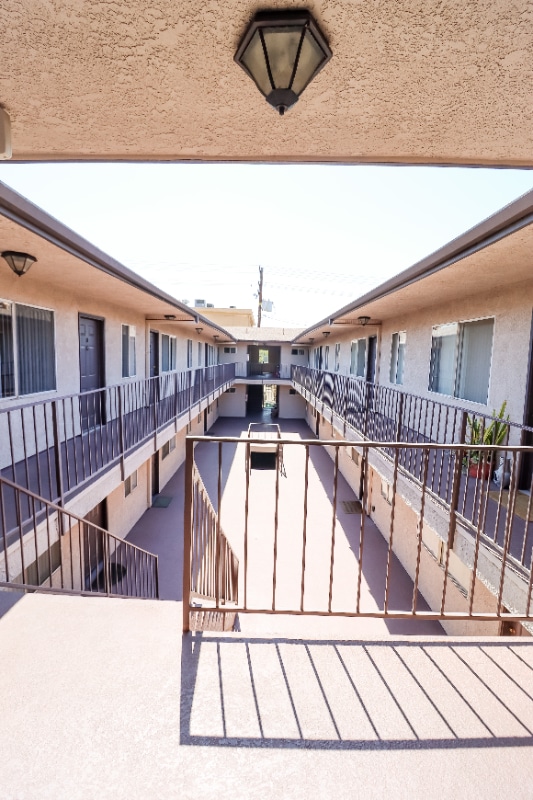 Building Photo - 626 E Verdugo Ave