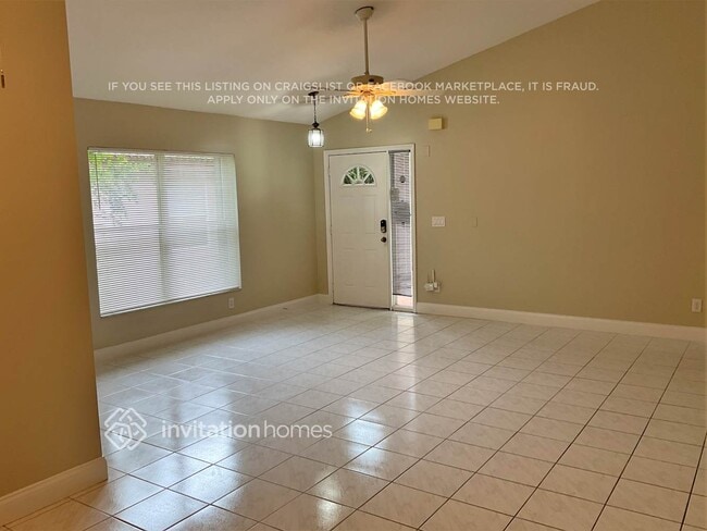 Building Photo - 12615 SW 7th Pl