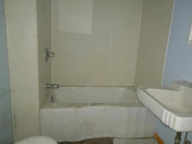 Building Photo - 323 McClure Ave