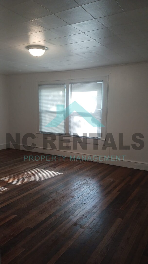 Foto del edificio - 3516 N Church St