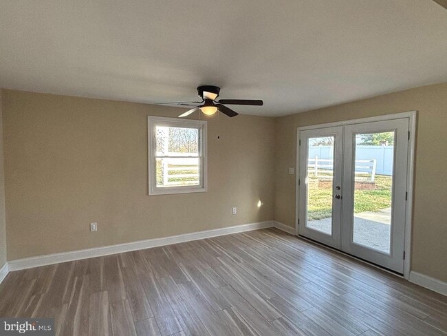 Building Photo - 105 Cotta Ln