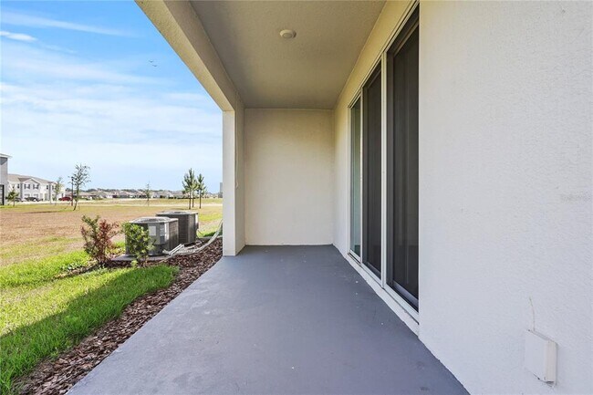 Foto del edificio - 33055 Tulip Petal Ln