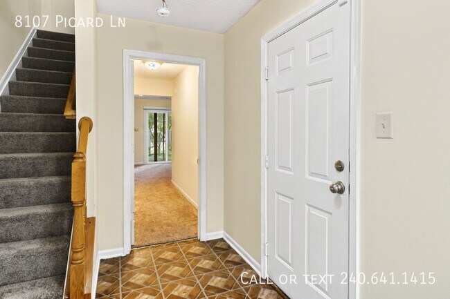 Foto del edificio - 8107 Picard Ln