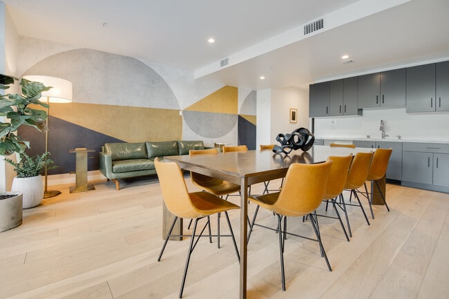 lounge 7 copy - Vica Silver Lake