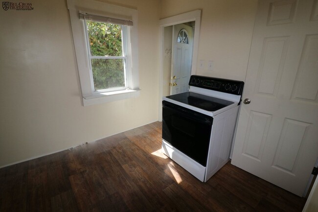 Building Photo - 1 br, 1 bath House - 13 Garrison Street