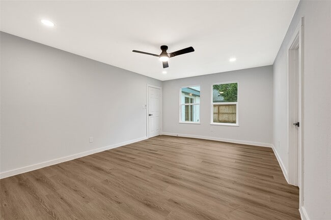 Building Photo - 3415 Lapstone Dr