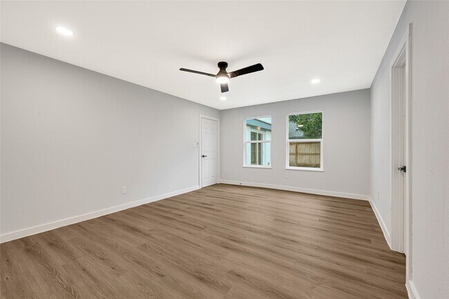 Foto del edificio - 3415 Lapstone Dr