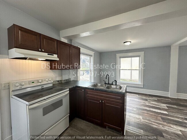 Building Photo - Beautiful 4 bedroom 1 bath recently updated