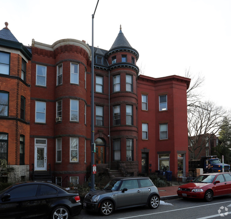 Building Photo - 1103 E Capitol St SE