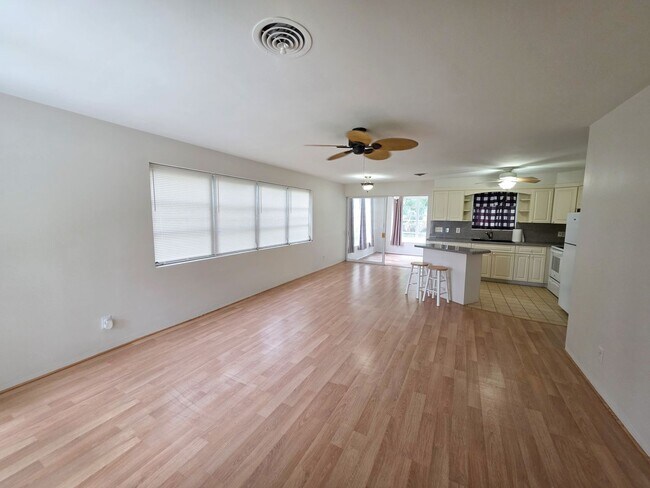 Foto del edificio - 3/2 with Florida room and Carport